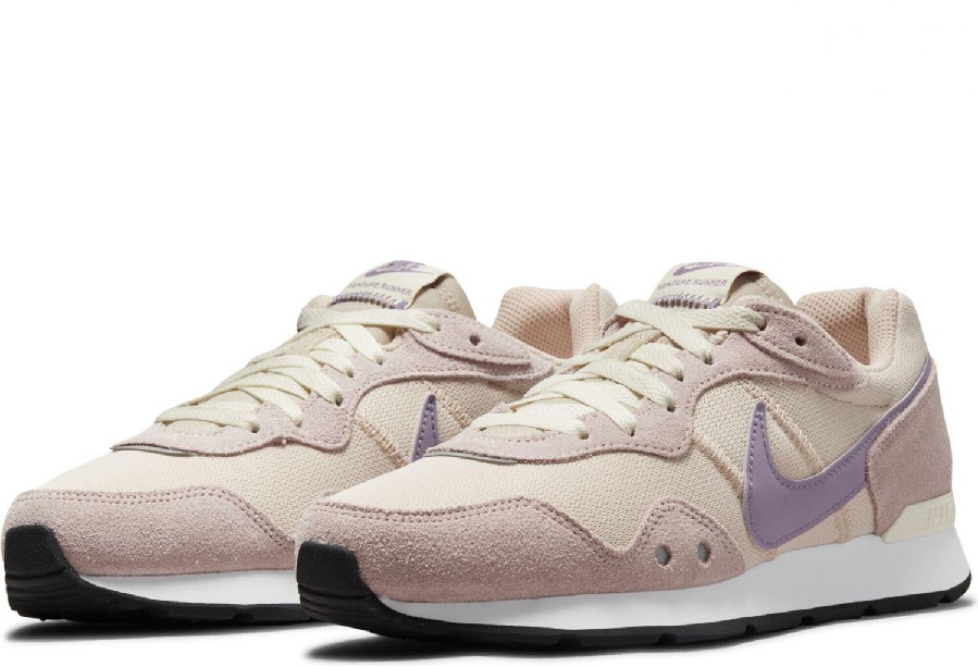 NIKE WMNS VENTURE RUNNER BEIGE/MORADO 108 - Imagen 3