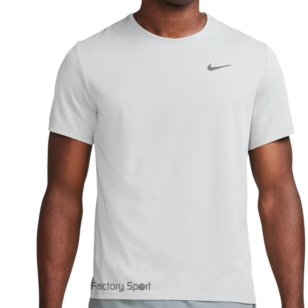 NIKE MILER DRI FIT UV CAMISETA POLIESTER GRIS 098 PARA HOMBRE