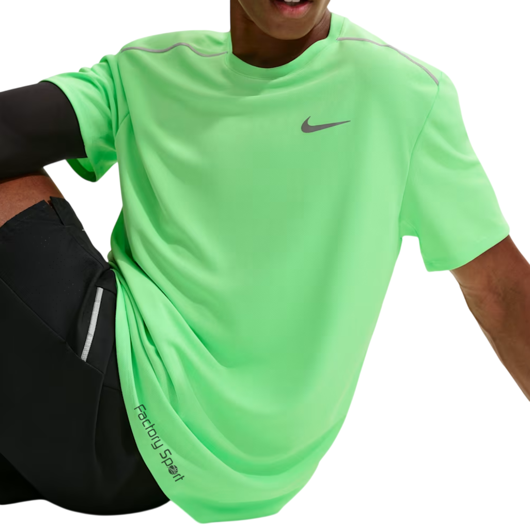 NIKE DF UV MILER SS CAMISETA RUNNING VERDE FLUOR PARA HOMBRE - Imagen 3